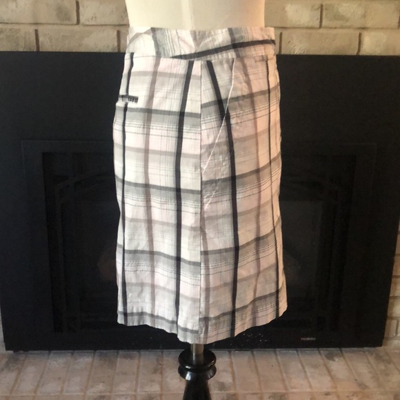 Izod Gray White Pink Plaid Tennis Golf Skort size 8 - Picture 8 of 13
